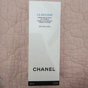Chanel beauty La Mousse cleanser